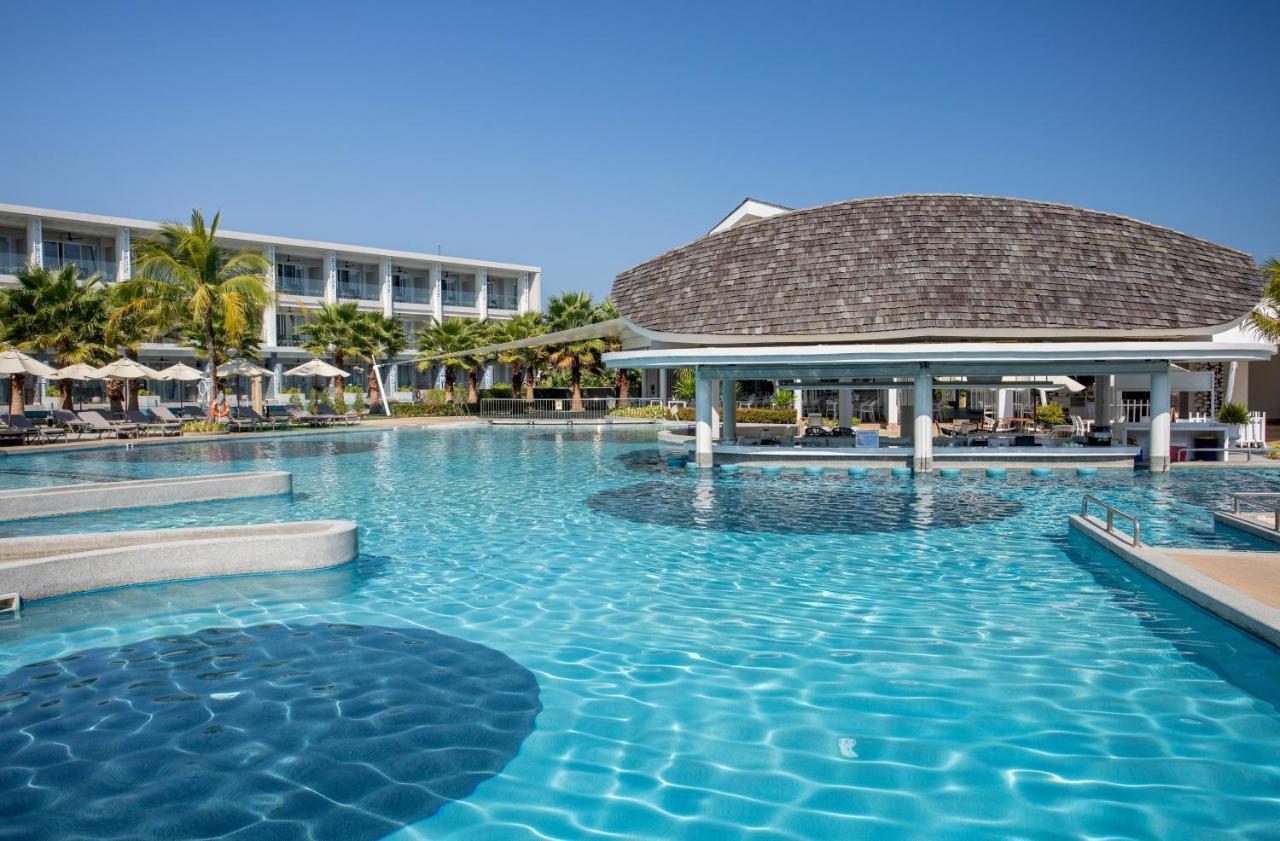 The Sands Khao Lak By Katathani - Sha Extra Plus Екстериор снимка The swimming pool at the resort