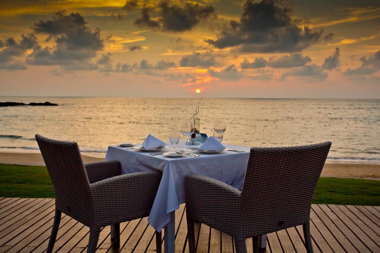 The Sands Khao Lak By Katathani - Sha Extra Plus Екстериор снимка Sunset at the beach
