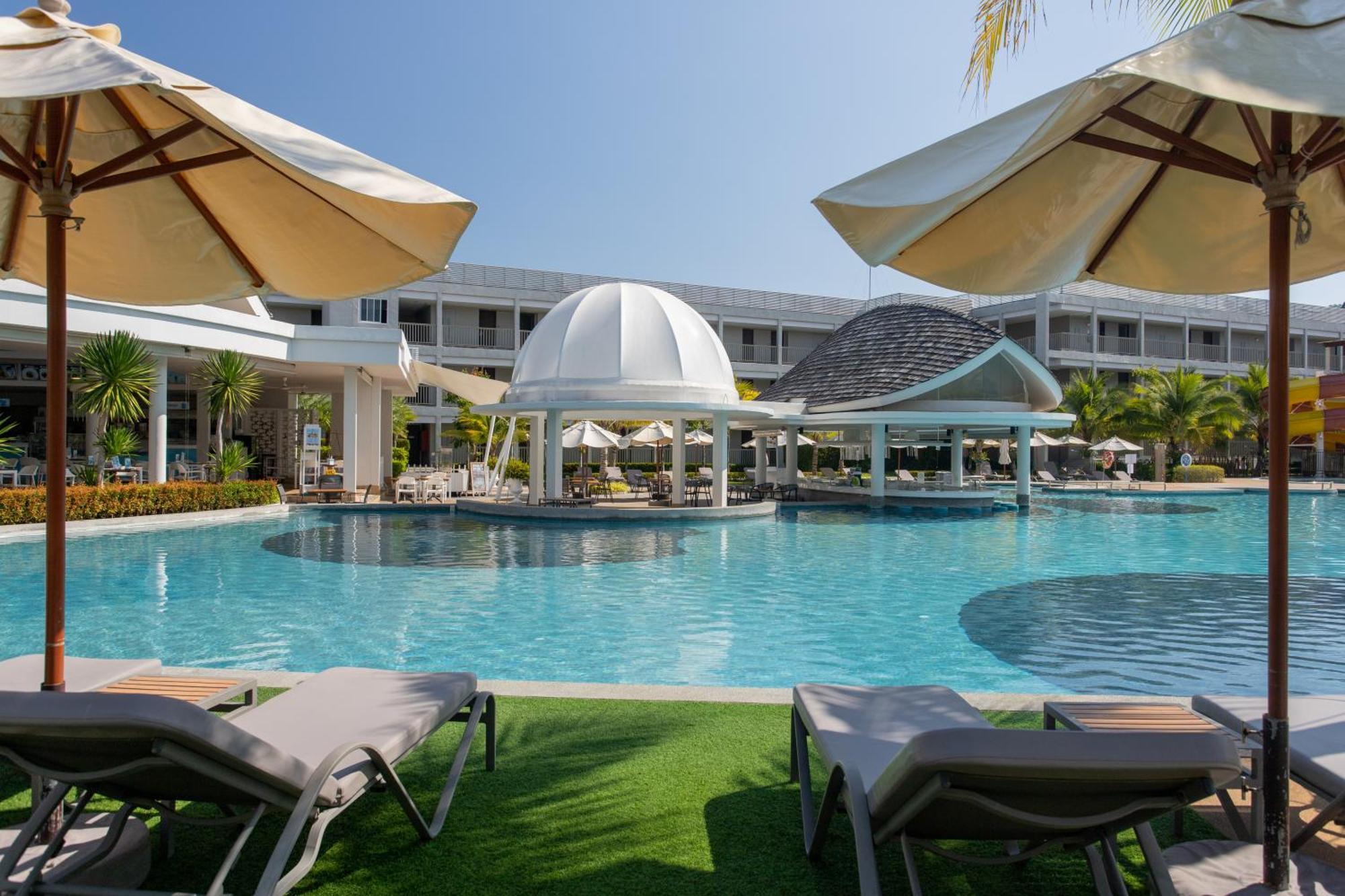 The Sands Khao Lak By Katathani - Sha Extra Plus Екстериор снимка The swimming pool at the resort